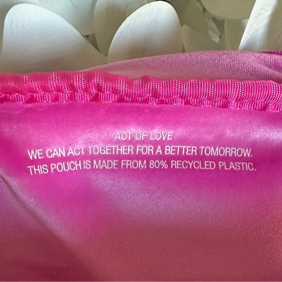 NEW 🩷 Valentino Velvet Cosmetic Bag Bundle - Picture 6 of 11